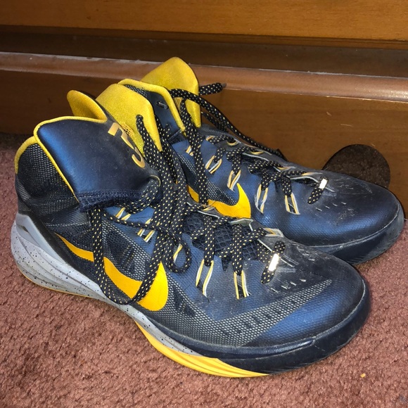 Paul George Hyperdunk Shoes - Picture 1 of 3